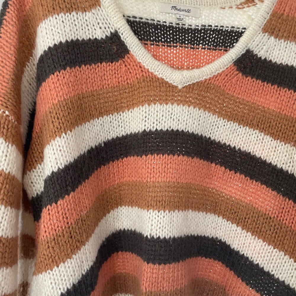 Madewell V-Neck Striped Sweater in Peachy Coral Brown and Off-White
